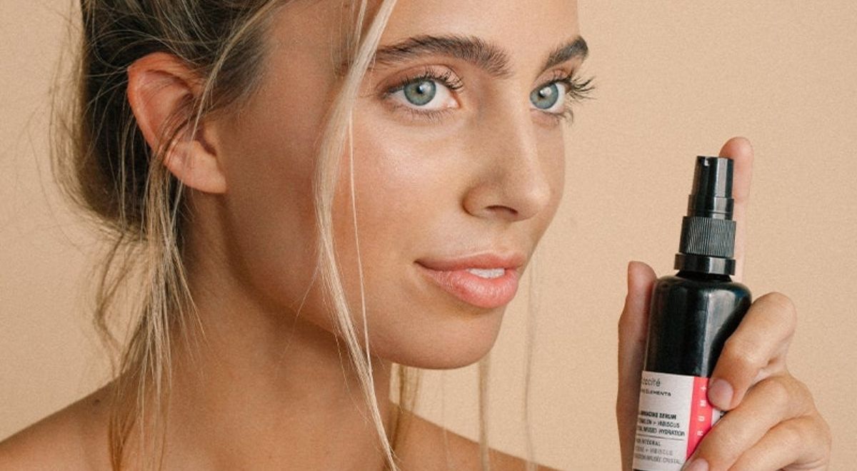 Consigue una piel luminosa con hibisco